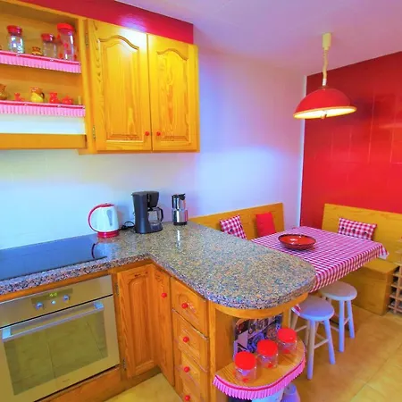 Vacances & Villas Lloret-Villa Dali וילה יורט דה מאר