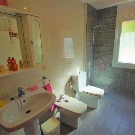 וילה Vacances & Villas Lloret-Villa Dali *